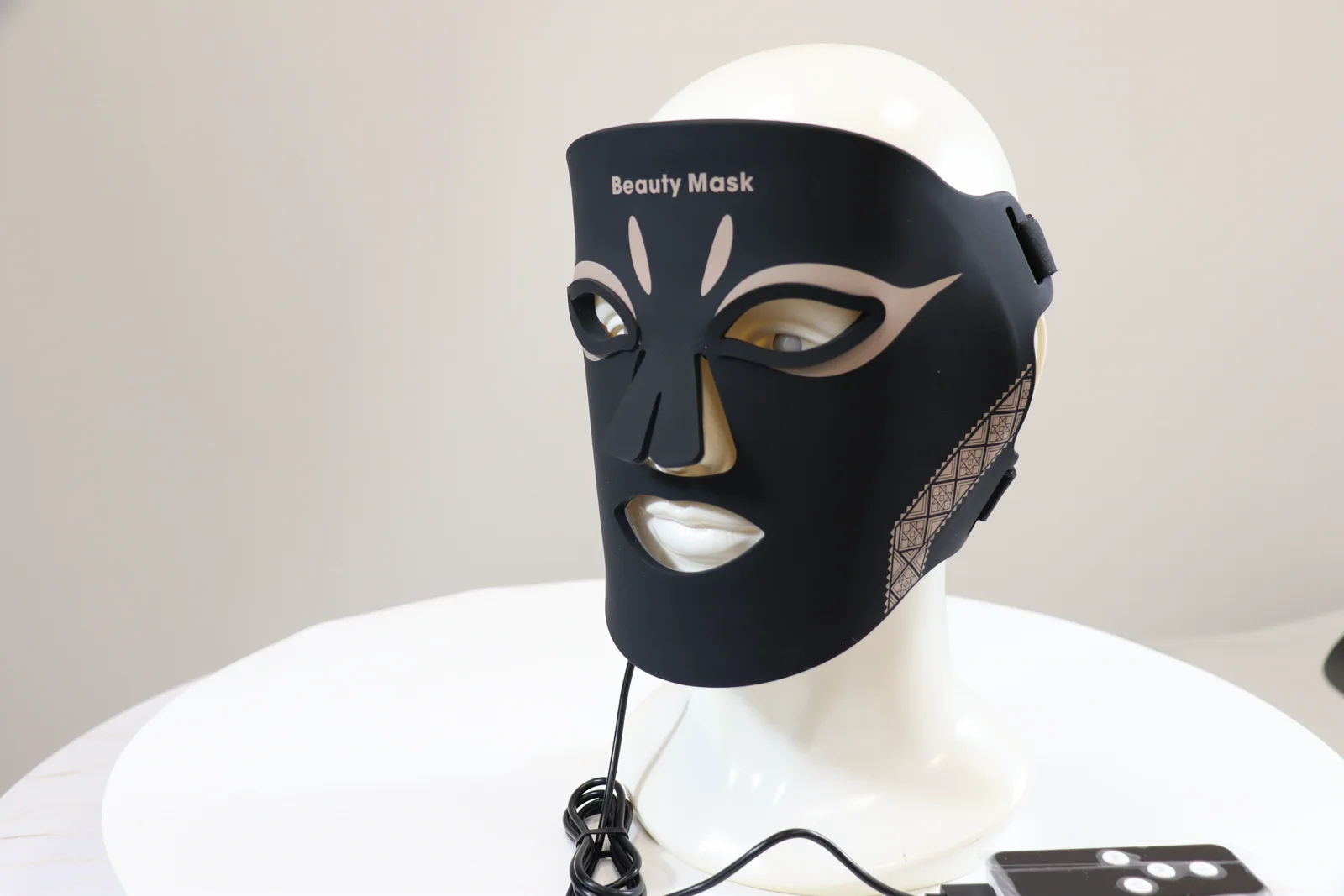 M01 mask controller and illuminated hardware sample