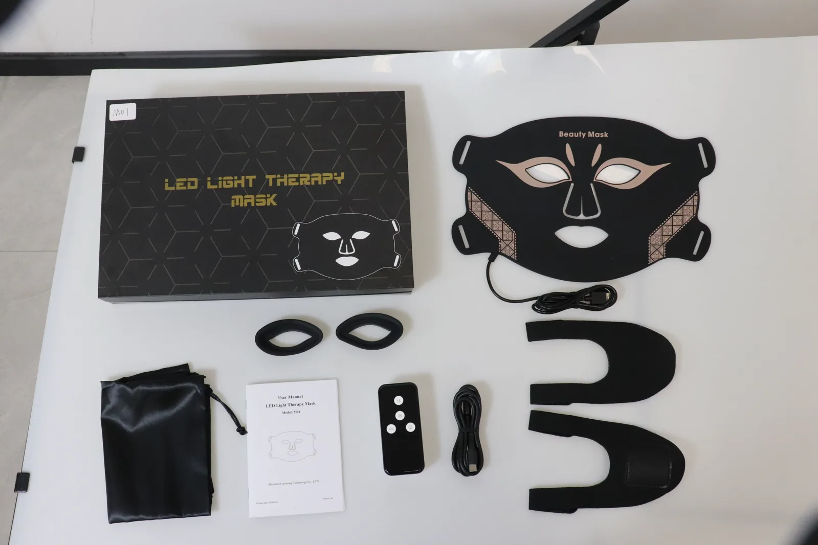 M01 LED mask kit with controller and accessories